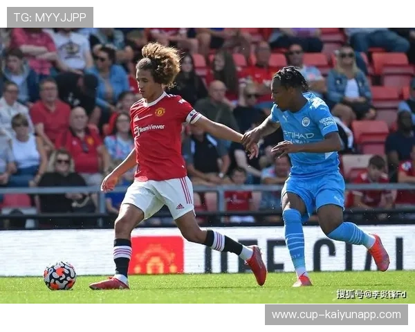 曼联准备统一优化一线队与青训合同结构，助力球队未来发展