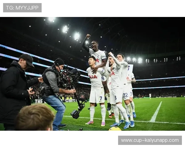 孙兴慜迎球扫射，热刺攻势不减：速度与直觉在绿茵场叙事