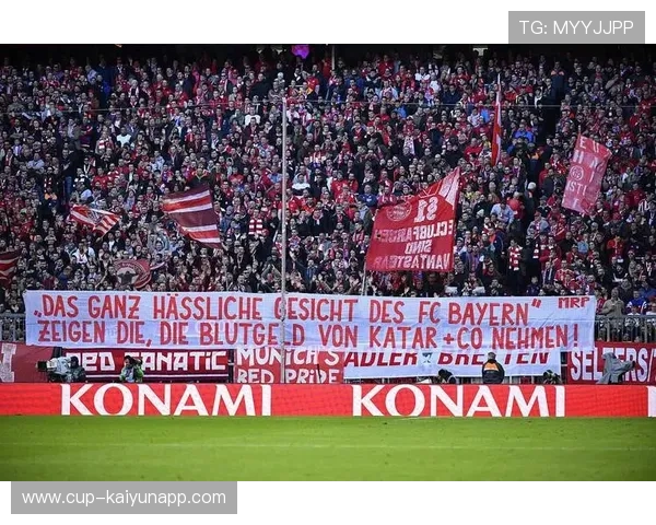 德甲拜仁前场连线默契，攻势呈现碾压态势